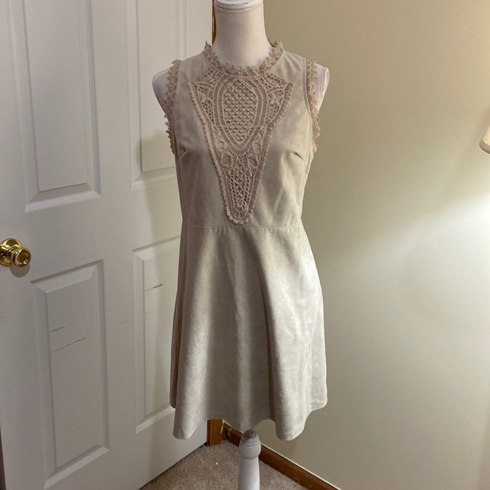 Alya band, purchased from Francesca’s, size large, tan color, suede material